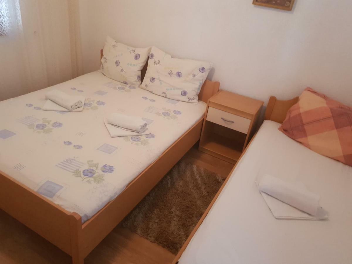 Guest House Alisa Hvar Town Extérieur photo