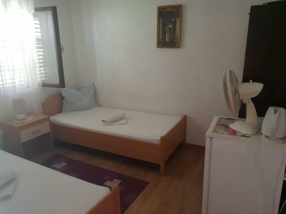Guest House Alisa Hvar Town Extérieur photo