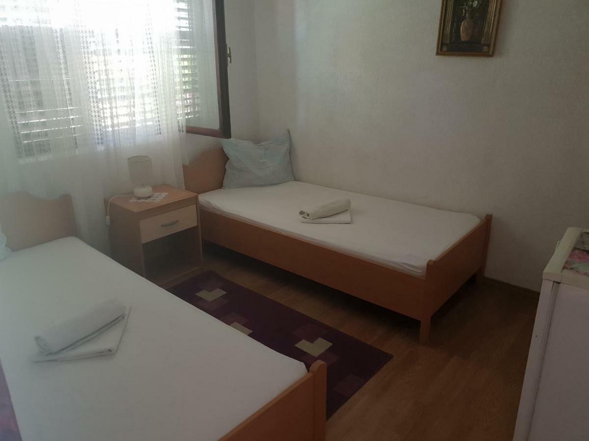Guest House Alisa Hvar Town Extérieur photo
