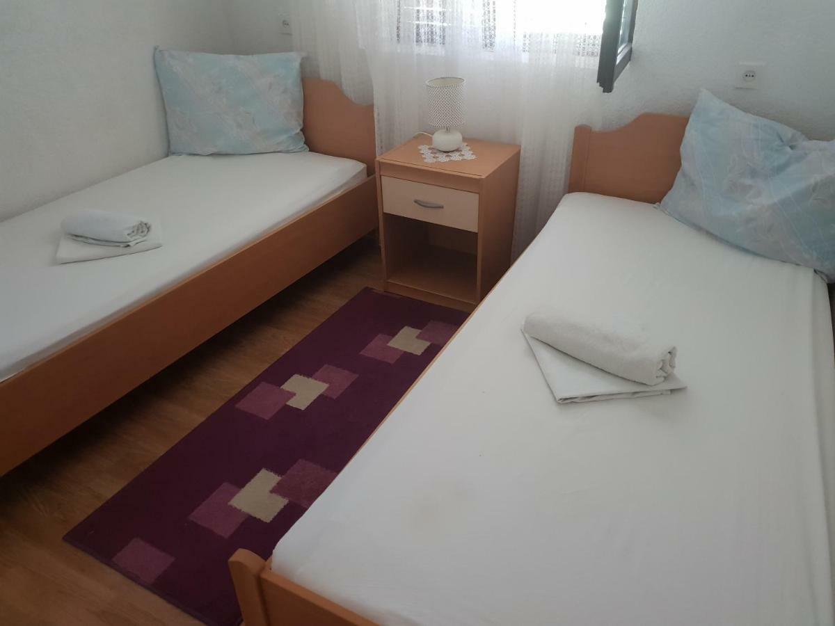 Guest House Alisa Hvar Town Extérieur photo