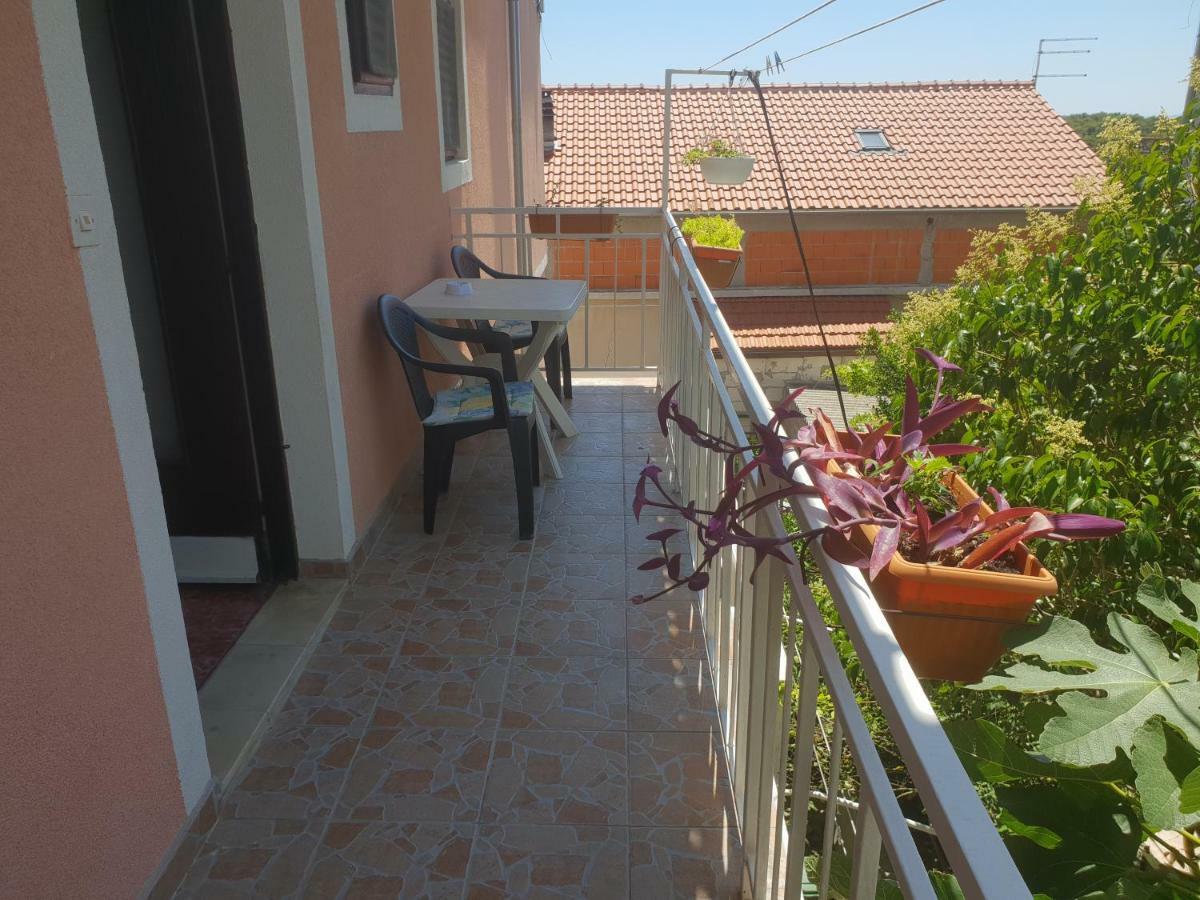 Guest House Alisa Hvar Town Extérieur photo