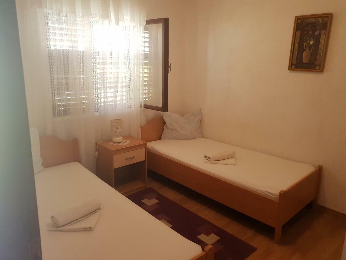 Guest House Alisa Hvar Town Extérieur photo