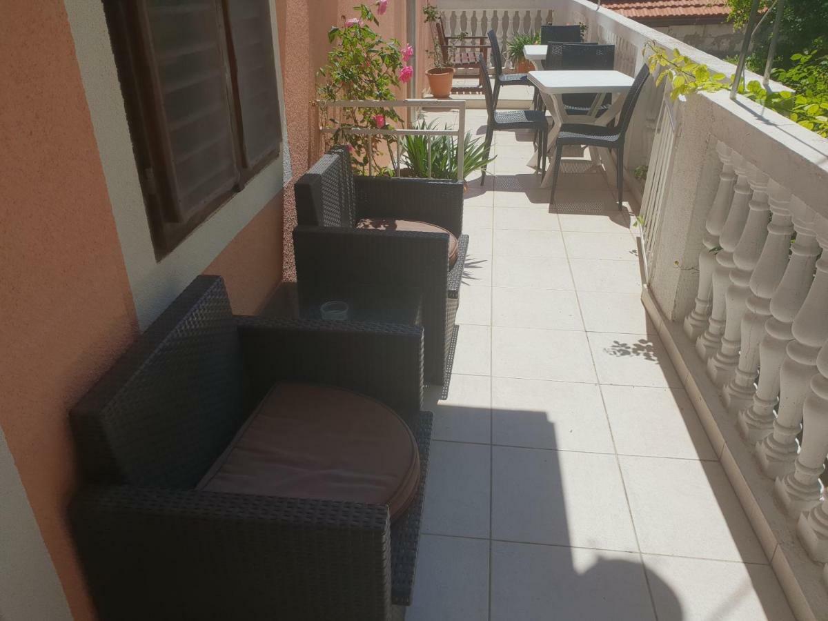 Guest House Alisa Hvar Town Extérieur photo