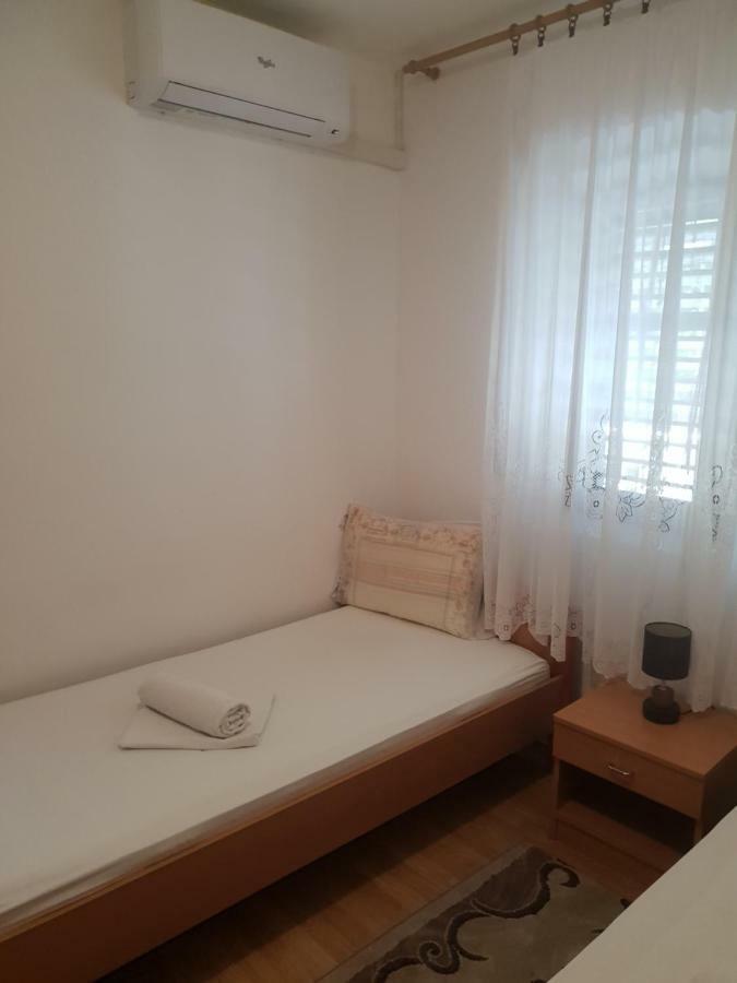Guest House Alisa Hvar Town Extérieur photo
