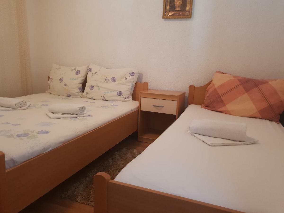 Guest House Alisa Hvar Town Extérieur photo