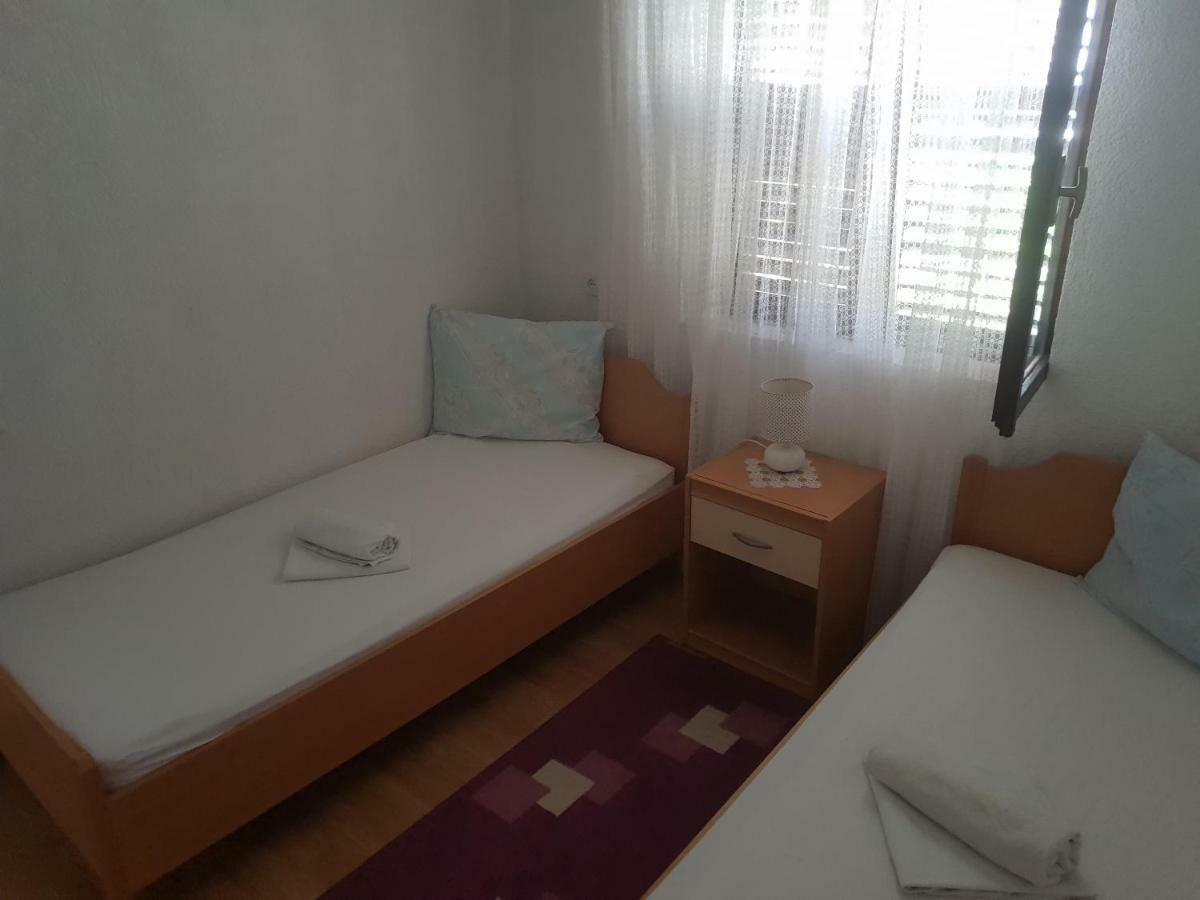 Guest House Alisa Hvar Town Extérieur photo